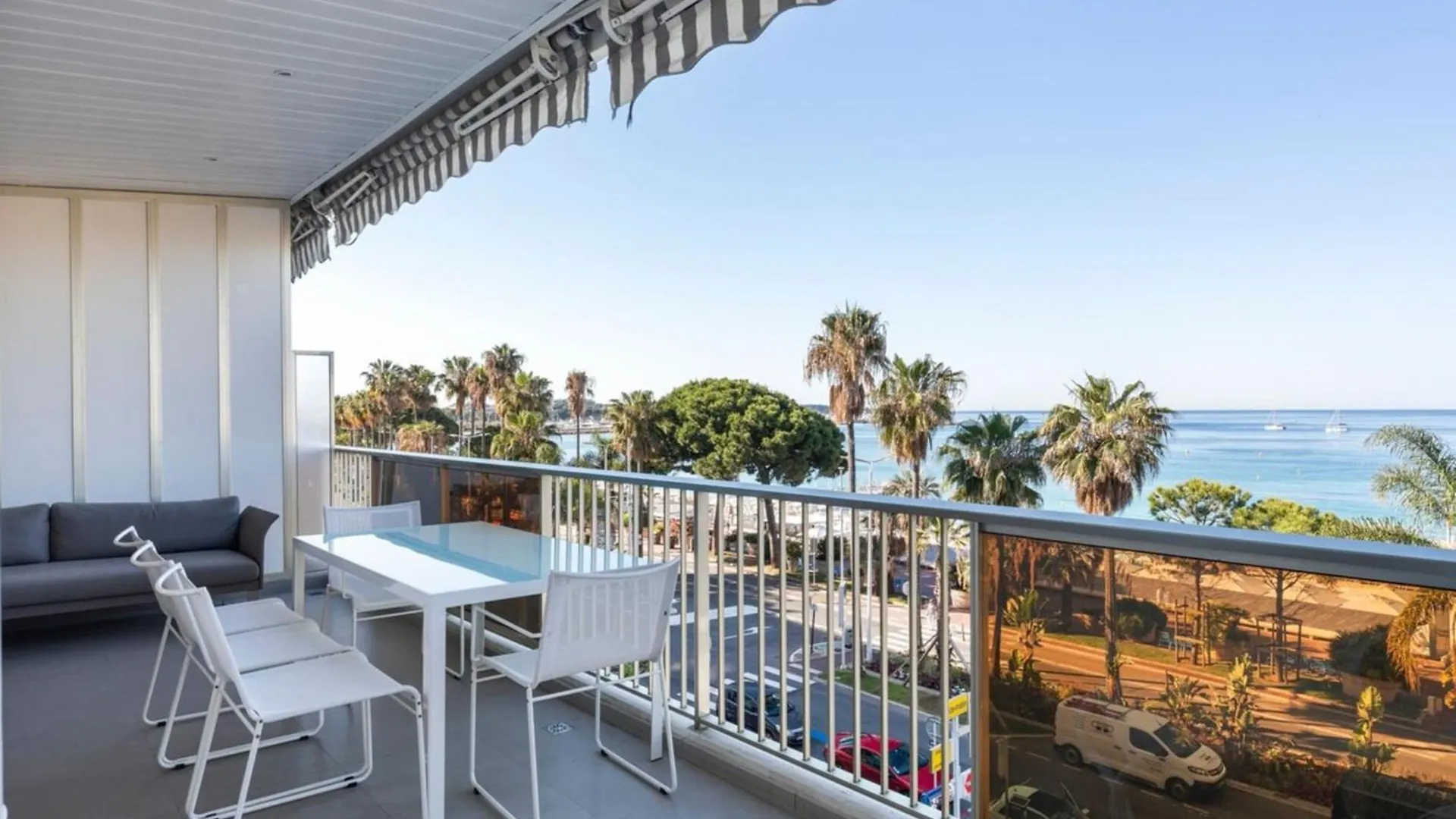 Ref 1426 - Cannes Croisette - Sea View Apartment For Rent